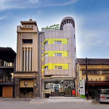 Whiz Hotel Falatehan Джакарта Экстерьер фото