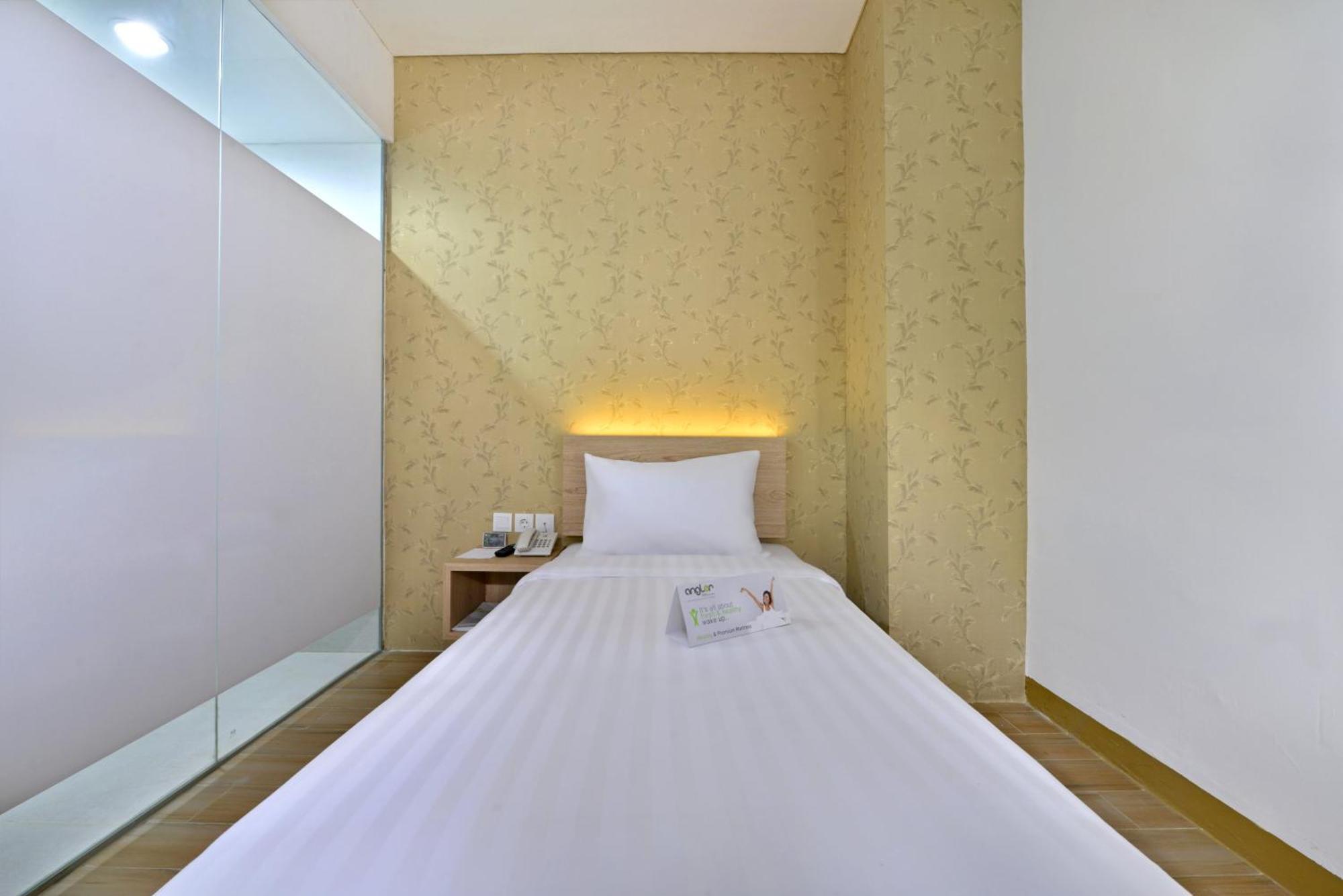 Whiz Hotel Falatehan Джакарта Экстерьер фото