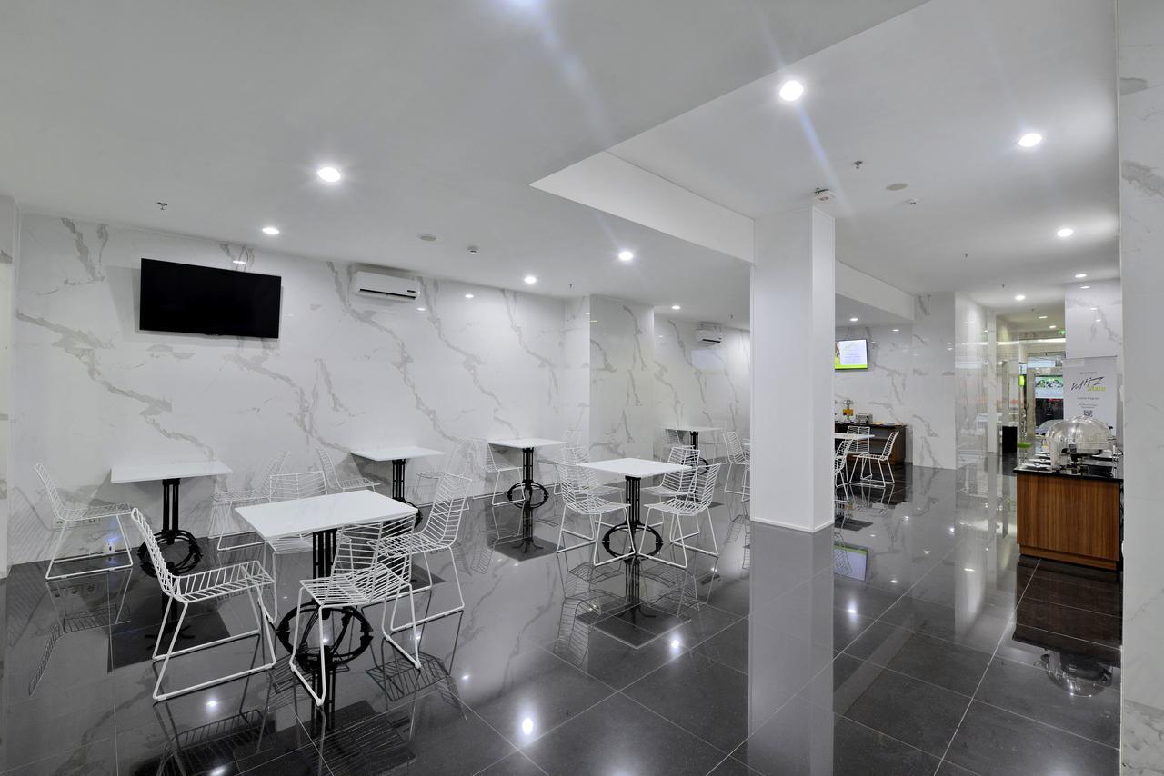 Whiz Hotel Falatehan Джакарта Экстерьер фото