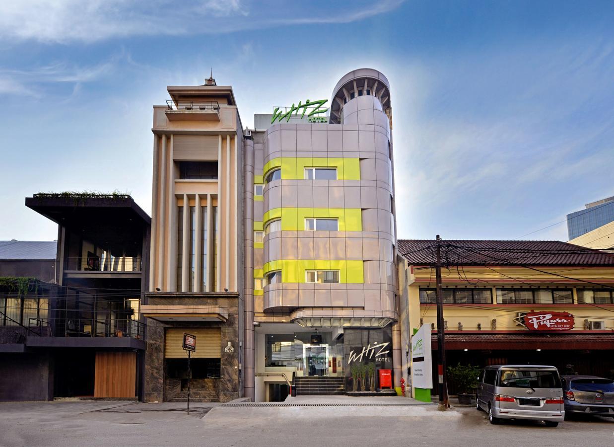 Whiz Hotel Falatehan Джакарта Экстерьер фото