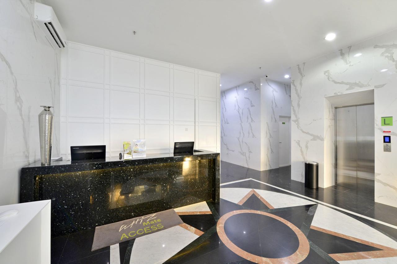 Whiz Hotel Falatehan Джакарта Экстерьер фото